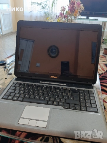 продавам ноутбук/лаптоп AsRock