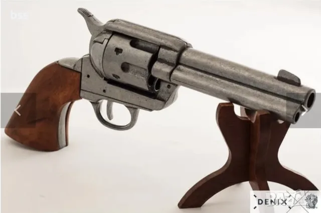 Револвер Peacemaker, калибър .45, 4.75", САЩ 1873 год., Denix, 1186/G, снимка 5 - Антикварни и старинни предмети - 56166493