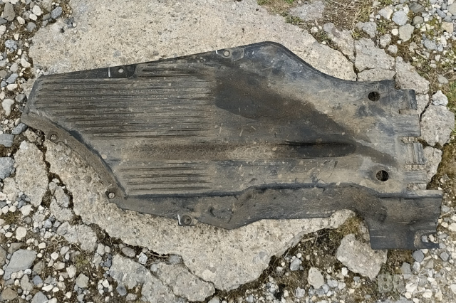 предпазна кора под купето Audi Q5- 8R0825215A , снимка 1