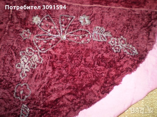 Два Антикварни мотиви бродирани на червено кадифе със сърма, снимка 3 - Други ценни предмети - 34581731