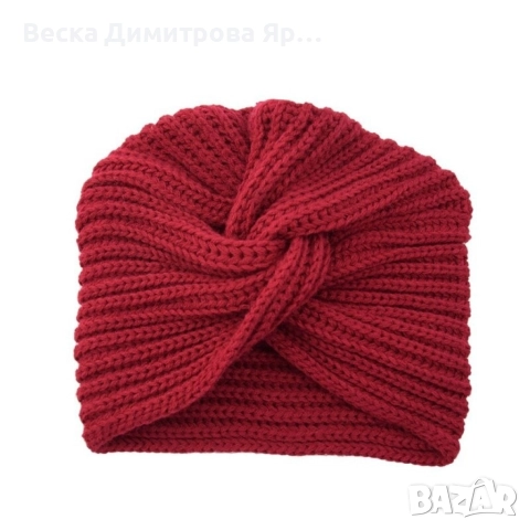 Дамска зимна плетена шапка с усукан възел по средата, снимка 4 - Шапки - 52643810