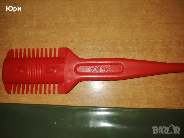 Продавам фризьорски гребен с бръснарски ножчета, снимка 3 - Фризьорски принадлежности - 48967793