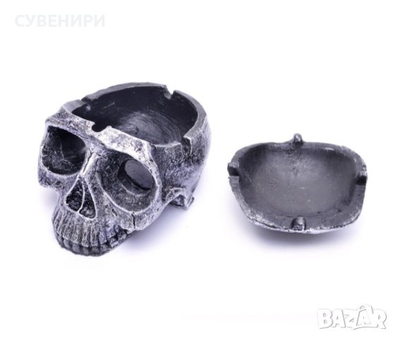 Декоративен пепелник във формата на череп с капак., снимка 1