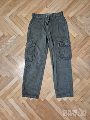 Зелен Карго панталон Bershka EUR 36 размер S