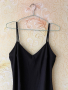 Малка черна сатенена рокля с регулиращи се презрамки 🖤, снимка 2