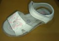 Детски сандали Пеперуда, снимка 1 - Детски сандали и чехли - 41517188