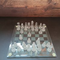 Чисто нов стъклен шах, снимка 4 - Настолни игри - 40993245