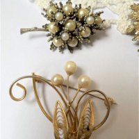 Красиви брошки от Англия с перли и камъни, снимка 2 - Антикварни и старинни предмети - 41223601