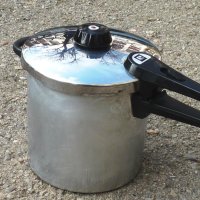 Немска алуминиева тенджера под налягане FISSLER,ОБЕМ ОТ 8л., снимка 2 - Съдове за готвене - 44418737