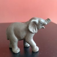 Колекционерска фигурка Schleich African Elephant Calf 1991 14039, снимка 2 - Колекции - 41595536