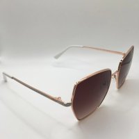 Оригинални дамски слънчеви очила Guess -45%, снимка 1 - Слънчеви и диоптрични очила - 40808348