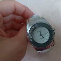 Дамски ръчни часовници, снимка 1 - Дамски - 42340919
