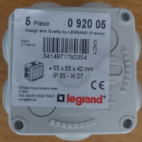 Разклонителна кутия/влагозащитена  Plexo, IP55 IK07, 65x65x40mm, 7 вх. с тапи Ø20, Legrand, снимка 2 - Други инструменти - 44511518