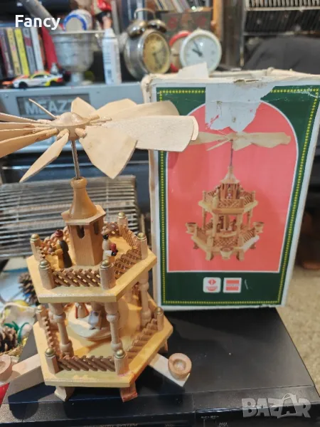 Двуетажна коледна пирамида, снимка 1