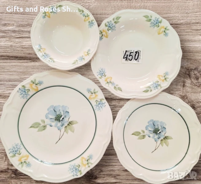 Порцеланов сервиз за хранене със сини цветя - 24 части, снимка 1