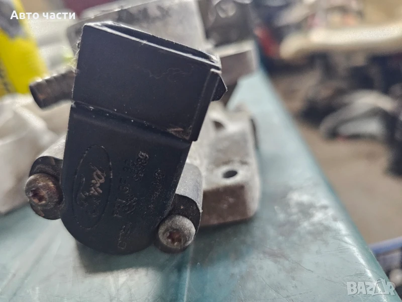 928F9B989 OE Дроселова клапа Ford Escort, снимка 1