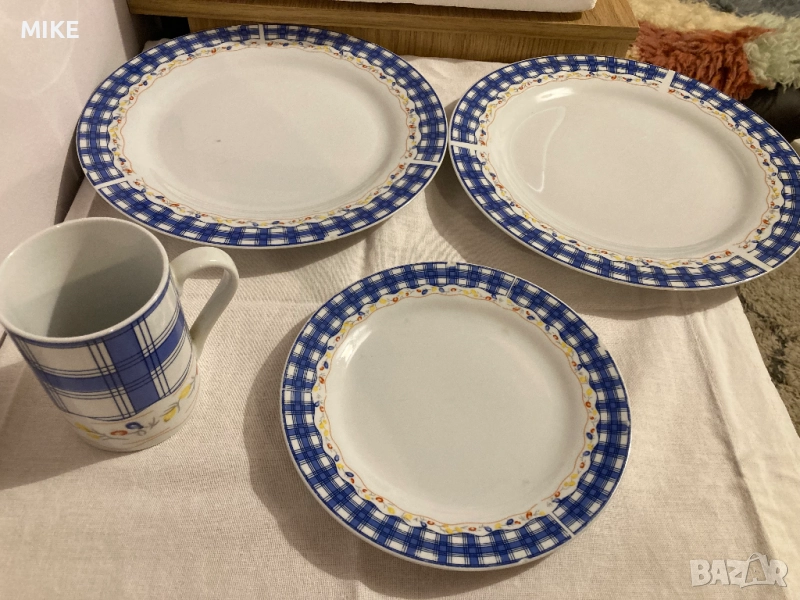 Порцеланови чинии и чашка, снимка 1