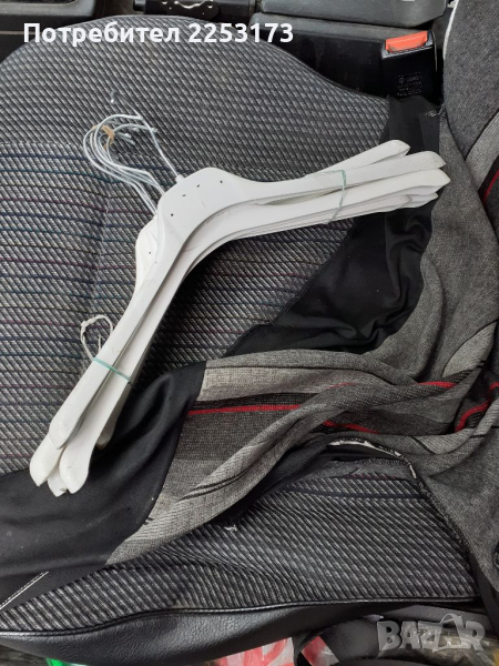 Закачалки бели 7броя лот.Колекционерски дървени закачалки., снимка 1