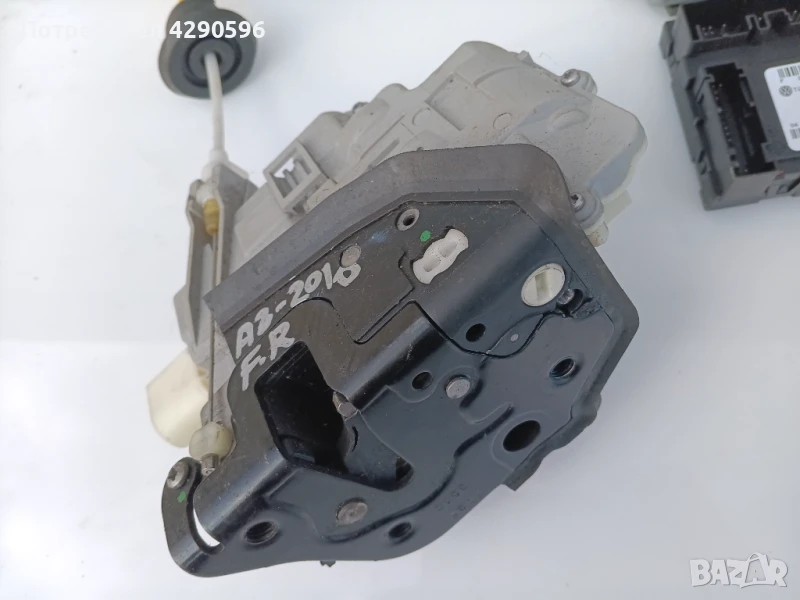 Брава предна дясна Audi A3 A4 A6 - 4F1837016 , снимка 1
