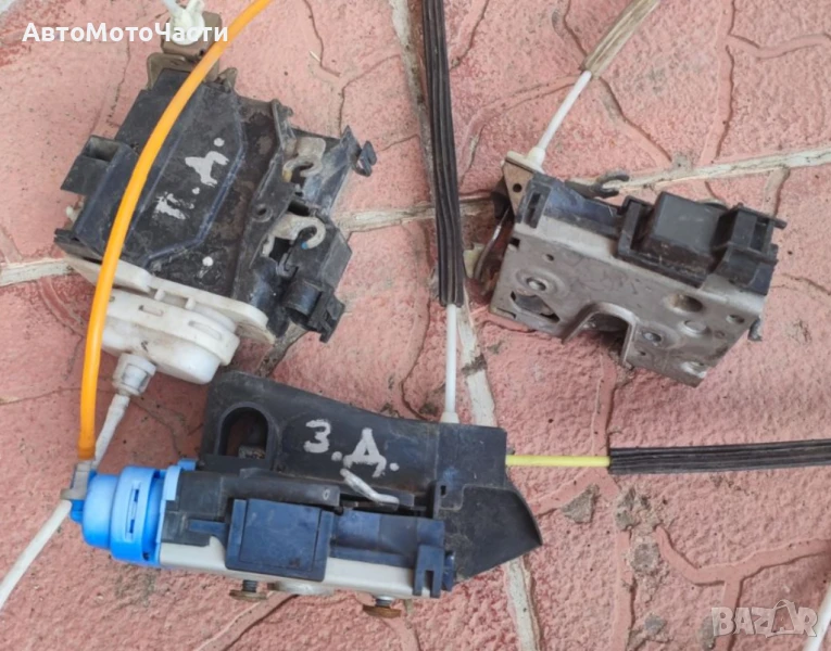 Продавам брави за врати и багажник за Ауди А4, снимка 1