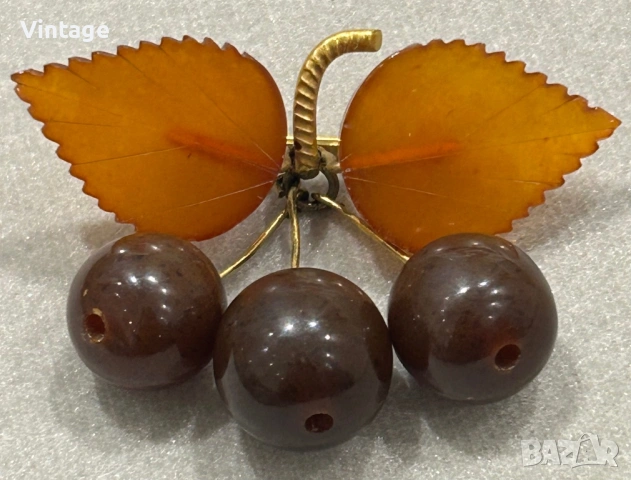 Старинна съветска  позлатена брошка с кехлибар , снимка 3 - Антикварни и старинни предмети - 53374931