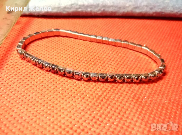 НЕЖНА ПОСРЕБРЕНА ЕЛАСТИЧНА ГРИВНА с ФАСЕТИРАНИ КАМЪЧЕТА КРИСТАЛЧЕТА 30735, снимка 2 - Гривни - 47316200