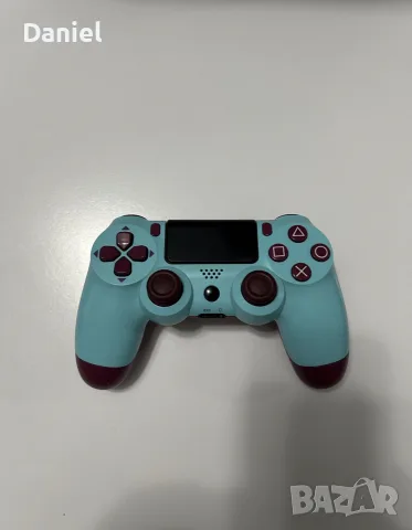 Playstation 4 с 2 контролера и акаунт с 6 дигитални игри и една на диск., снимка 3 - PlayStation конзоли - 56104535