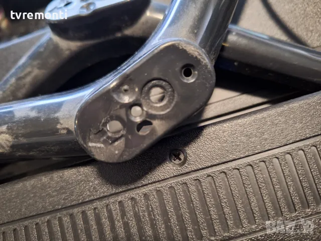 крачета оригинална стойка телевизор Crown модел 3233T2, снимка 2 - Стойки, 3D очила, аксесоари - 48784122