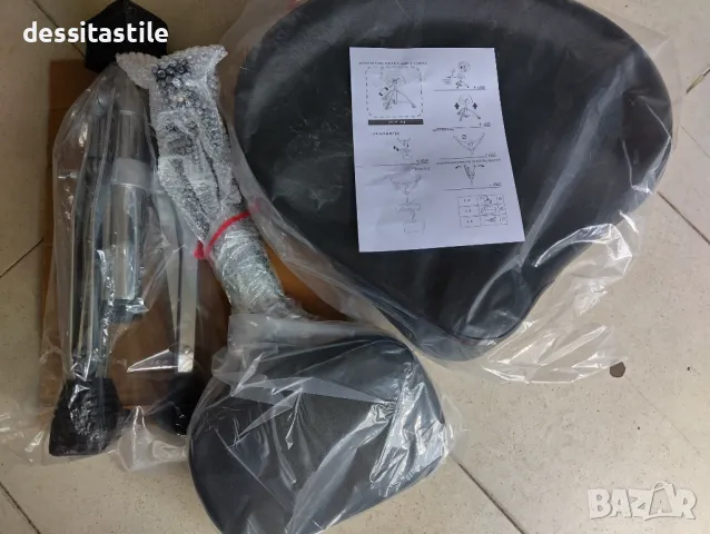 Олекотени столчета и стол тип трон за барабани или друго