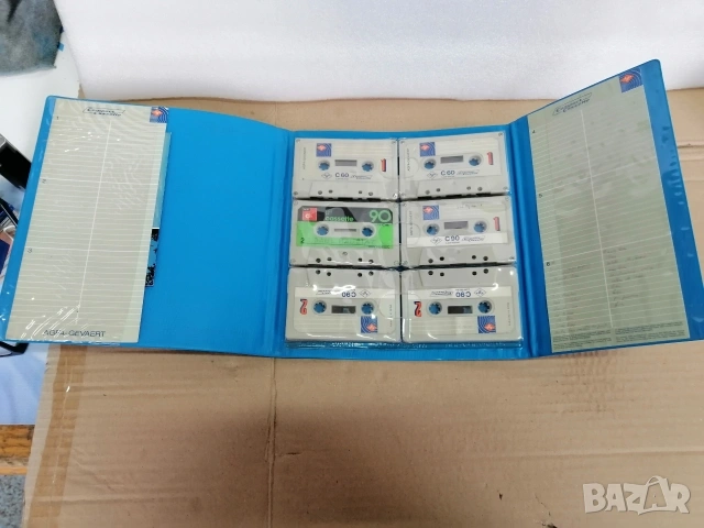 Ретро класьор с аудиокасети AGFA, снимка 2 - Антикварни и старинни предмети - 53411511