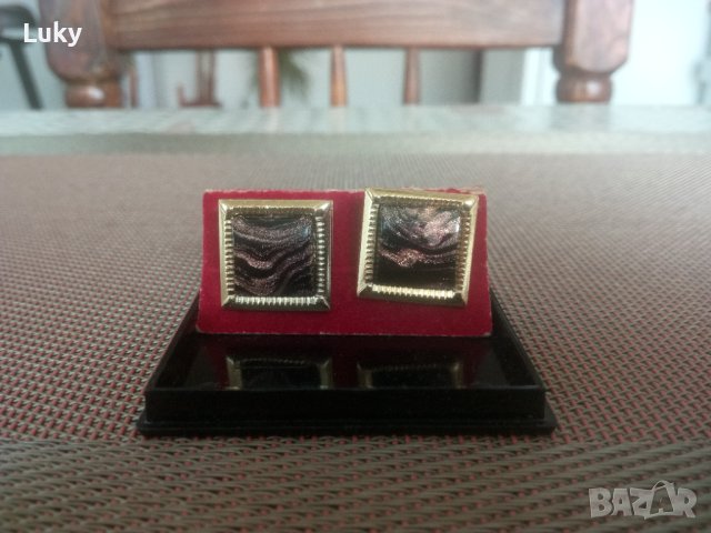 Продавам старинни и красиви,копчета за ръкавели .Обявената цена е за комплекта., снимка 2 - Колекции - 41338831