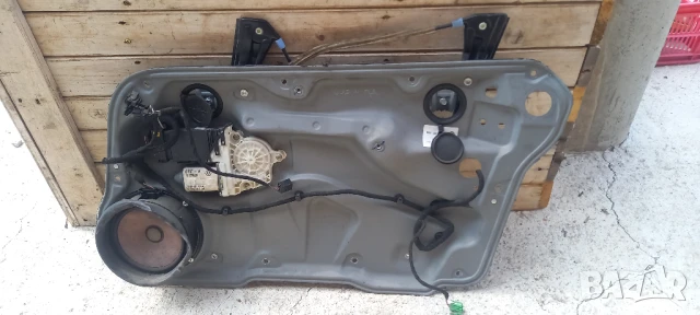 Стъклоповдигач за VW Golf IV, снимка 1