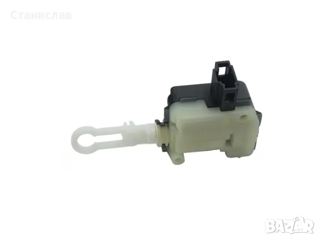 Audi A6 C5 Моторче за заключване на багажник 