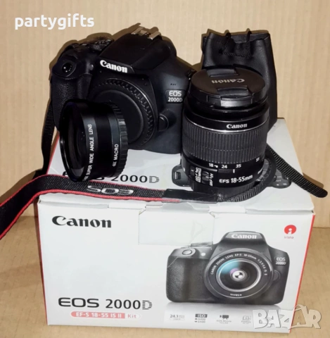 Комплект фотоапарат Canon EOS 2000D с обективи и аксесоари като нов 