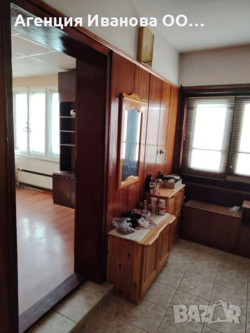 Етаж с двор и самостоятелен вход на главен булевард в гр.Попово , снимка 6 - Къщи - 53679072