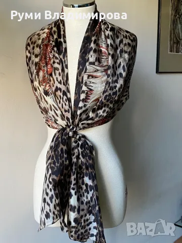Леопардов шал от 100 % коприна в кафявата гама, снимка 2 - Шалове - 48586386