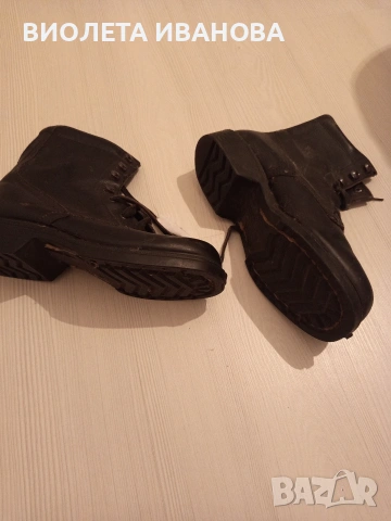 Военни кубинки.