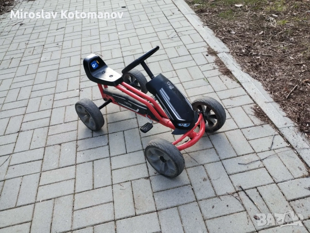 Детска кола с педали чисто нова, снимка 3 - Детски велосипеди, триколки и коли - 53789046