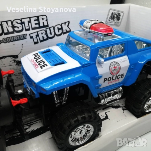Полицейски джип с радиоуправление – 4x4 Monster Truck, снимка 5 - Коли, камиони, мотори, писти - 52733928