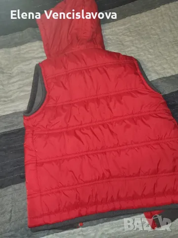 Детски елек, снимка 2 - Детски якета и елеци - 47399268