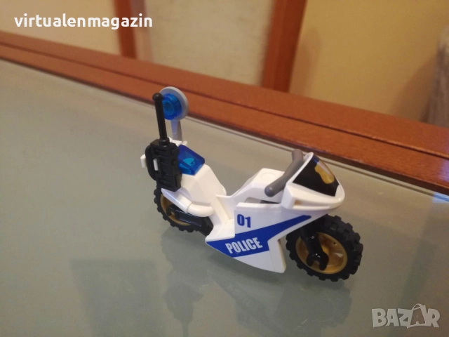 Lego мотори - оригинални Лего мотоциклети и полицай с престъпник, снимка 5 - Колекции - 28594020