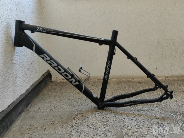 Висок клас алуминиева рамка Radon ZR Team