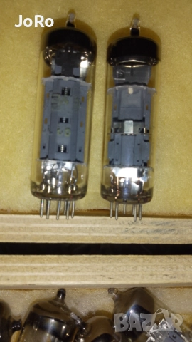 Радиолампи ECL86 RFT изходен триод-пентод 