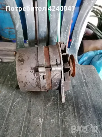 Алтернатор за Вартбург 353 работещ оригинален 40лв , снимка 2 - Части - 50296174