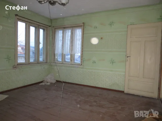 Продавам КЪЩА гр. Аксаково Варна Два Етажа 145кв.м. 615кв Двор ЦЕНТЪР!, снимка 14 - Къщи - 47762621