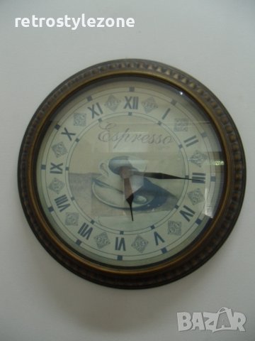 № 7072 стар стенен часовник  - кварцов механизъм  - работещ  - диаметър 39 см  - метал , синтетика, 