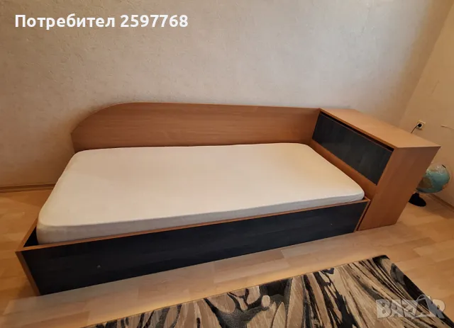 Детско обзавеждане.Единично легло с ракла,двулицев матрак и два гардероба 