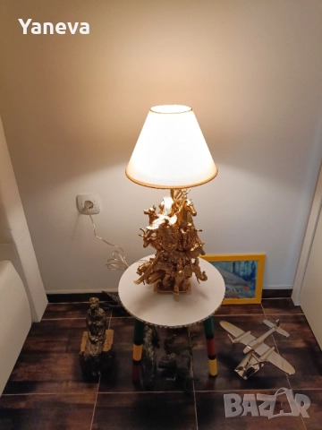 Лампа ​"Единство" , символ на хармонията между човека и животните., снимка 11 - Настолни лампи - 52712667