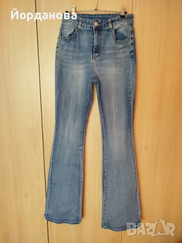 Еластични дънки с висока талия