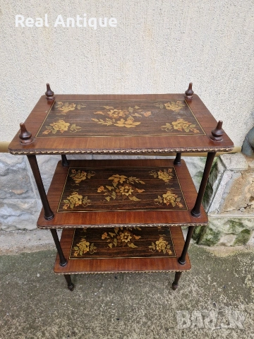 Страхотна антикварна холандска масичка на три нива етажерка , снимка 3 - Етажерки - 53563433